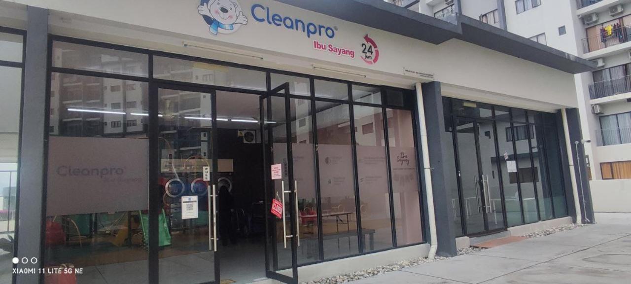 Rf Homestay Nilai Esterno foto