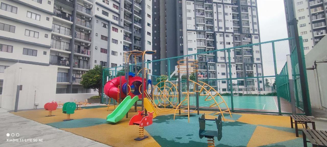 Rf Homestay Nilai Esterno foto