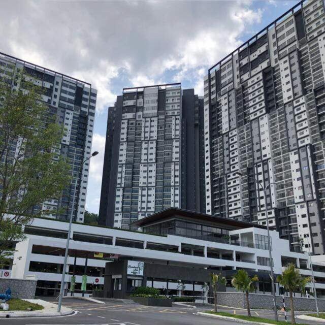 Rf Homestay Nilai Esterno foto