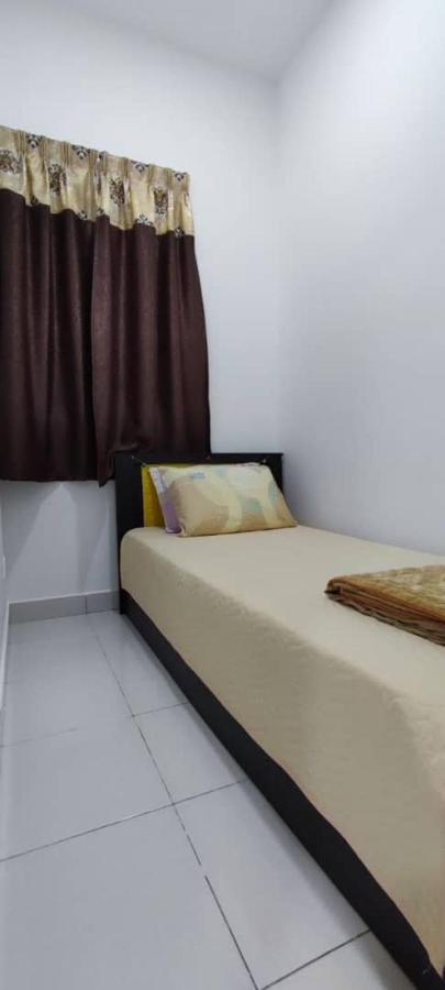 Rf Homestay Nilai Esterno foto